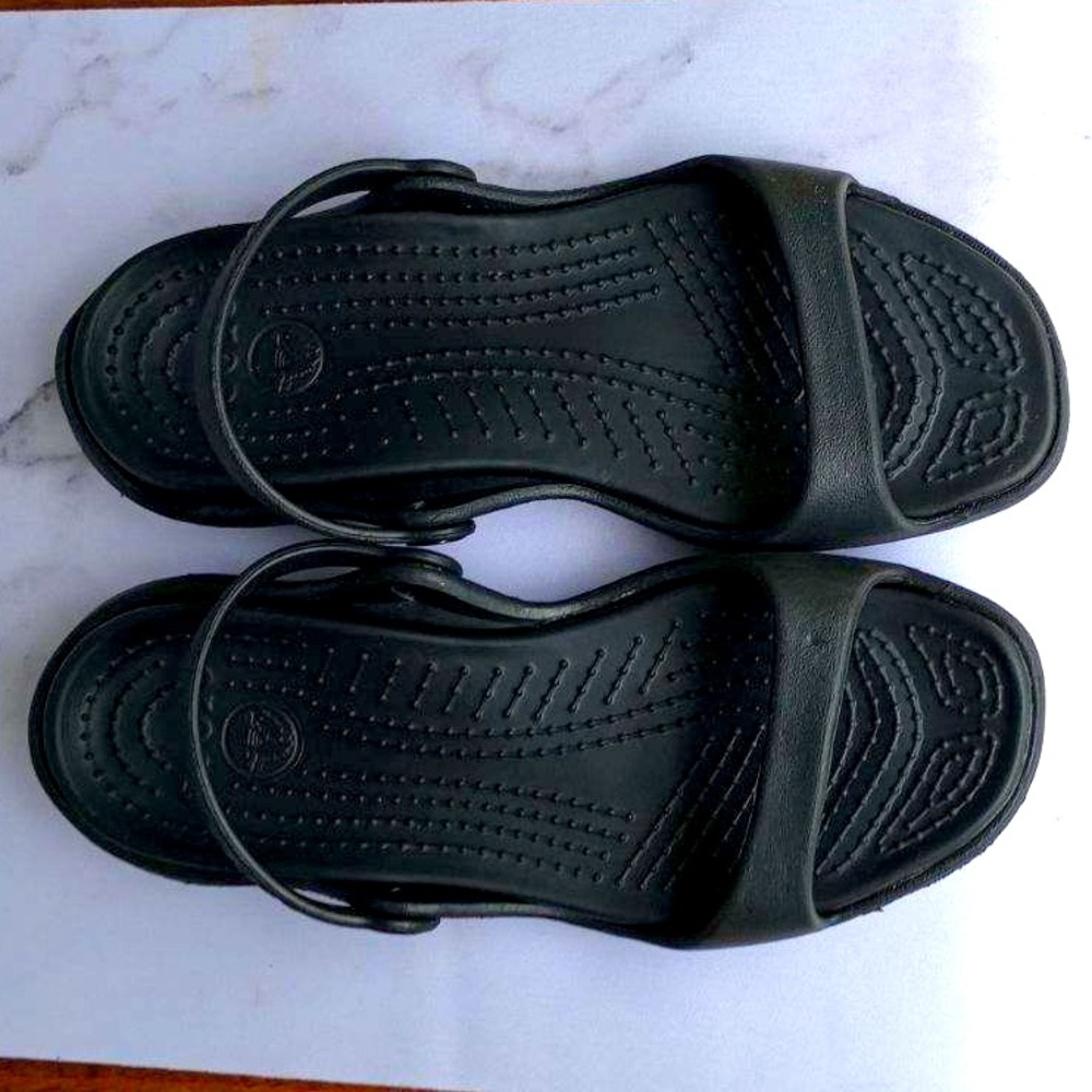 Crocs Cleo Sandals Womens Size 8 Open Toe Comfort Flats Black Waterproof
